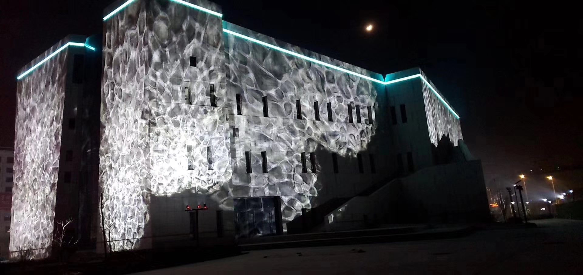 点击进入看图评论